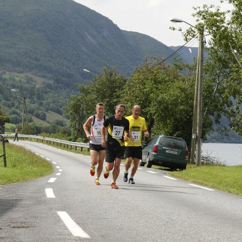 Marius Vedvik med norsk bestenotering på 5 km i Jølster Helge_Eide