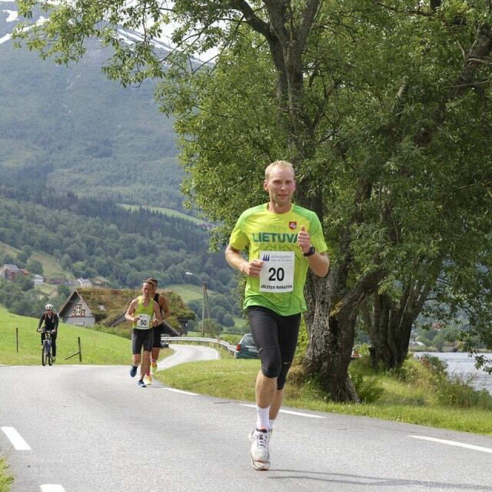 Marius Vedvik med norsk bestenotering på 5 km i Jølster Nerijus_Radavicius