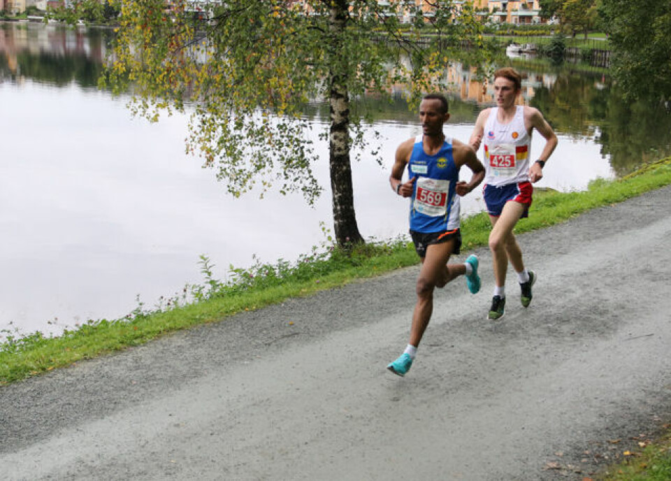 Anne Nevin og Marius Vedvik vant NM-gull på halvmaraton 1P1A2700_640pix_Ebrahim Abdulaziz og Marius Vedvik.jpg