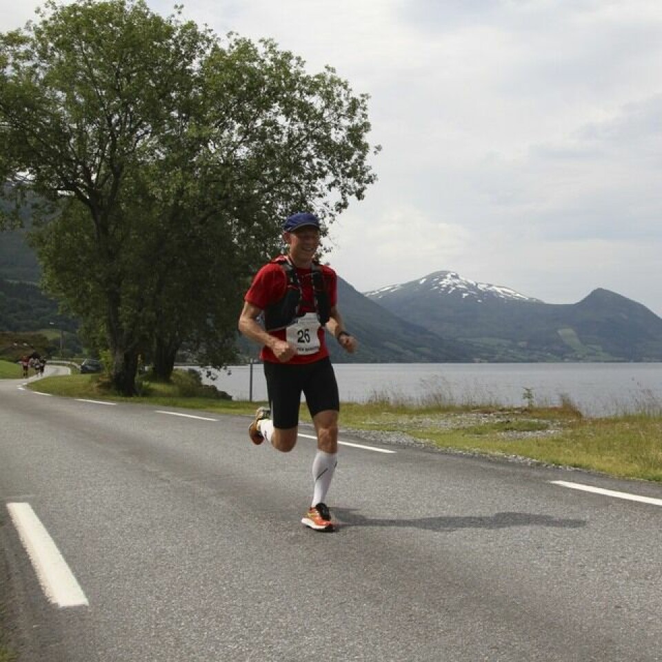 Marius Vedvik med norsk bestenotering på 5 km i Jølster Aage_Hoeines