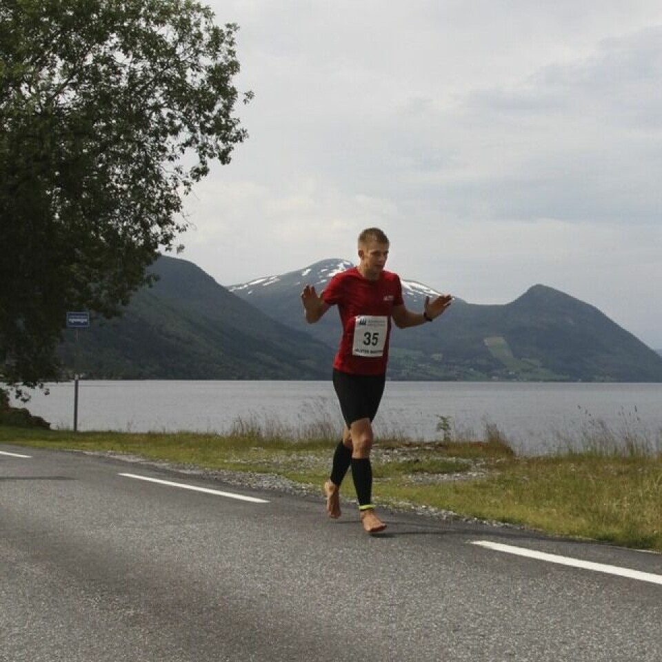 Marius Vedvik med norsk bestenotering på 5 km i Jølster Lars_Bjoerbaek