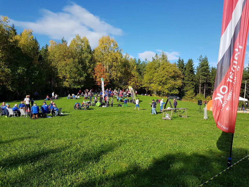 Mari Aarseth og Vegard Ølstad Dalberg de beste i Furugampen i Furuberget Fin samlingsplass i h¢stsola ved Hedmarkstoppen.jpg