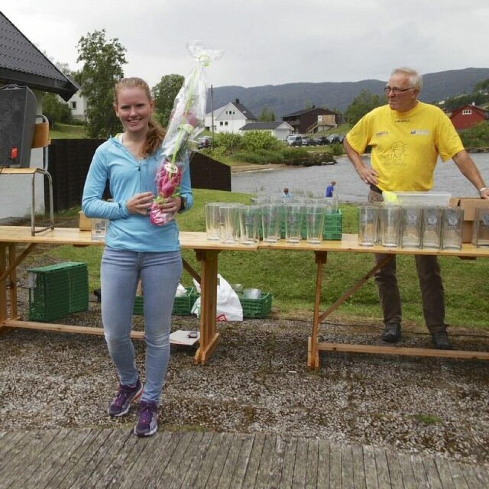 Marius Vedvik med norsk bestenotering på 5 km i Jølster Karoline_Holsen_Kyte_blomster