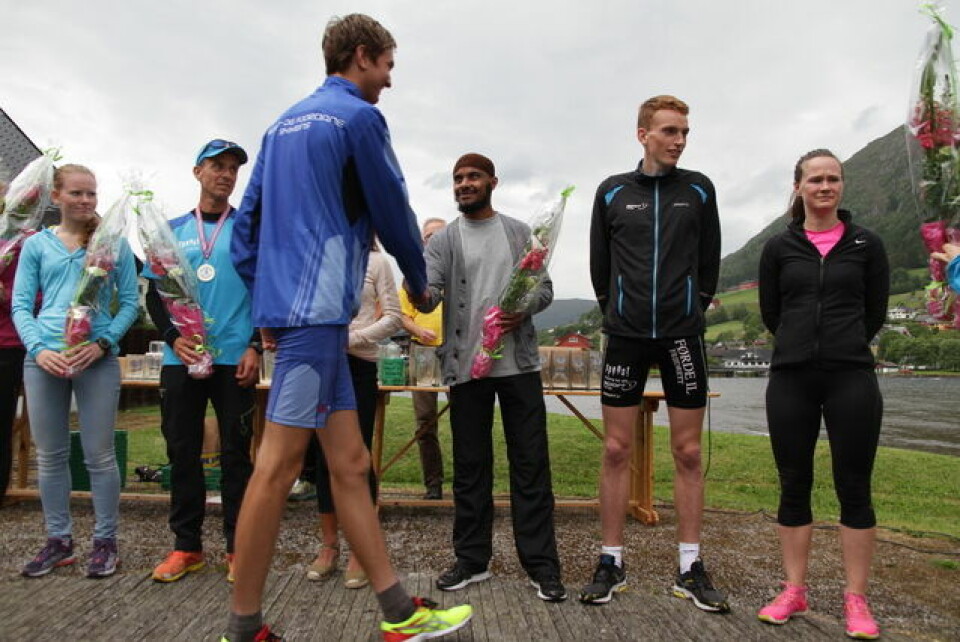 Marius Vedvik med norsk bestenotering på 5 km i Jølster Premieutdeling