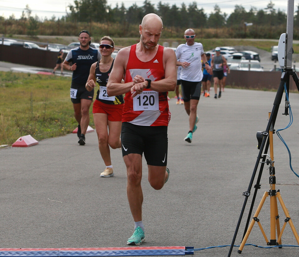Eidsvoll Verk 6-timers i gang med Simen Holvik og Kirsti Skåtøy i tet Jann_Posts_langtur_ferdig_AZ3T5323.jpg