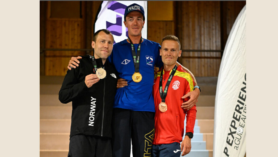 Premiepallen menn Vertical Race: Stian Angermund, Daniel Thedy, Jonathan Arobes Álvarez. (Foto: @ferrari_foto) Premiepallen menn Vertical Race: Stian Angermund, Daniel Thedy, Jonathan Arobes Álvarez. (Foto: @ferrari_foto)