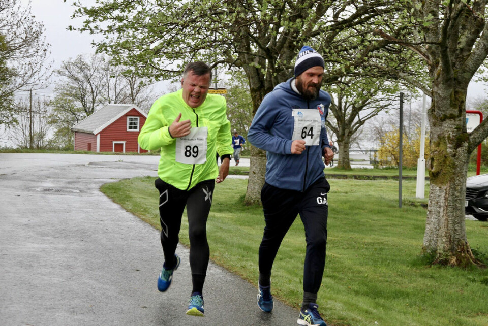 Geir Anders Kirkholm (64) og Atle Istad (89) i fight de siste metrene på Valderløpet 2019. De kom heilt likt i mål Geir Anders Kirkholm (64) og Atle Istad (89) i fight de siste metrene på Valderløpet 2019. De kom heilt likt i mål