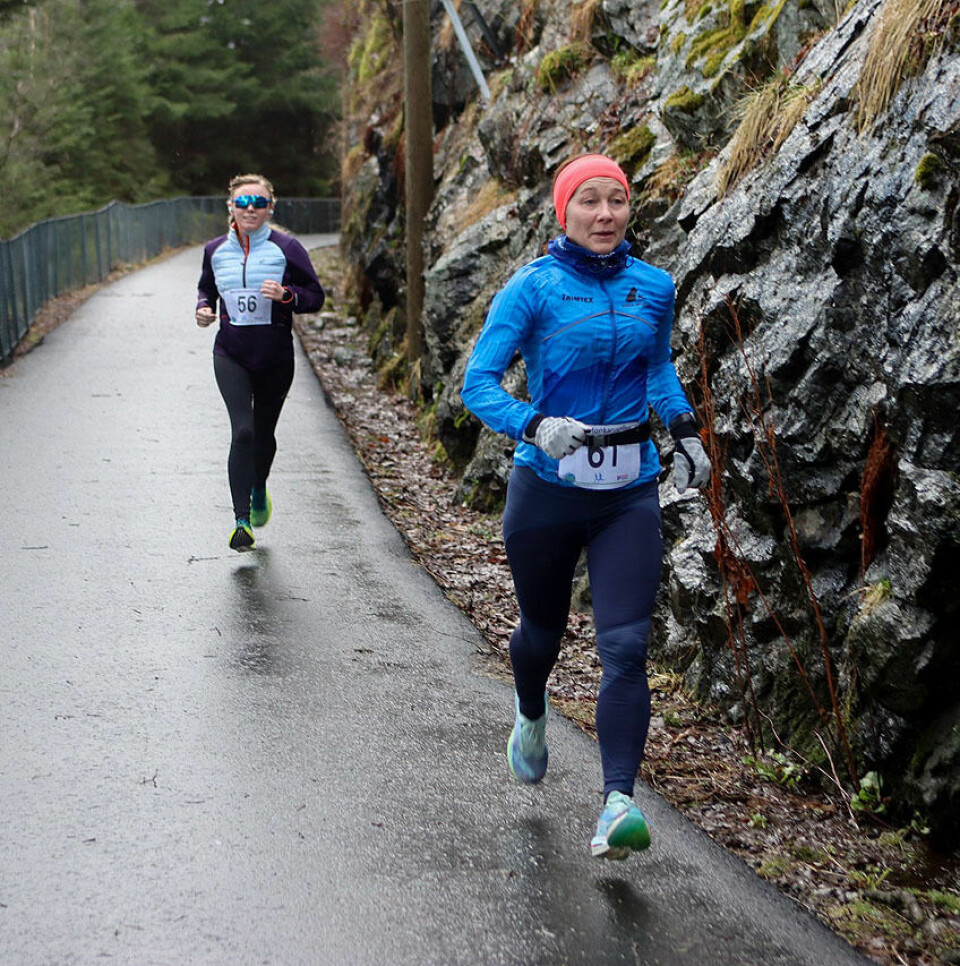 Bjørn Tore Kronen Taranger med prima maraton, godt hjulpet av topp fartsholder Marita Bertelsen_og_Hilde Beate Daland.jpg