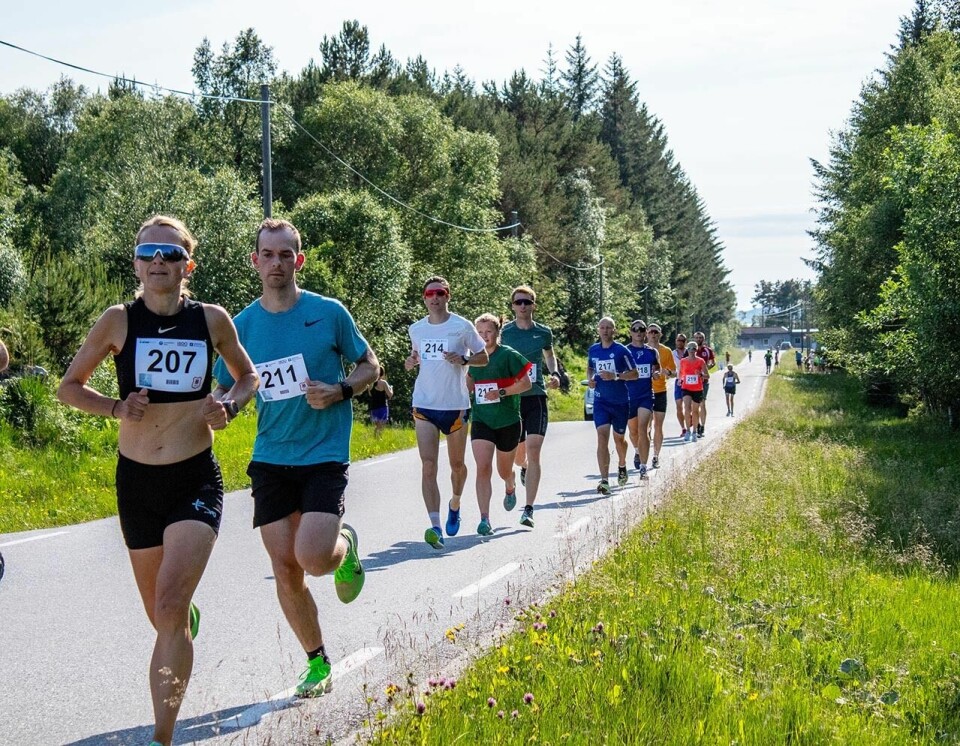 Romsdal 5/10/halv slo godt an i sommarvarmen 10km_kvinner_Run_Hustadvika.jpg
