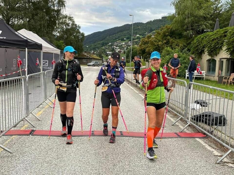 Les om lagene som fullførte Oslo Bergen Trail innenfor tidsfristen 200 timer She-Unit ut fra Voss.jpg