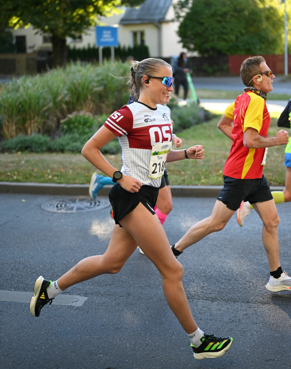 8 norske topp 10-plasseringer da 40 fra Norge deltok i Tallinn Maraton Tora-Husum-Kristensen.jpg