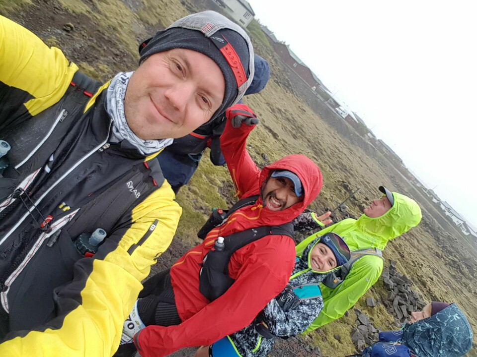 Cato Hensteen (foran) og Raquel Galetto-Plascencia (i blått) kom begge på pallen på 82 kilometer. (Privat foto) Cato Hensteen (foran) og Raquel Galetto-Plascencia (i blått) kom begge på pallen på 82 kilometer. (Privat foto)