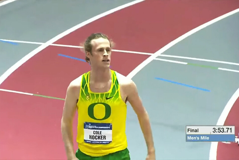 Cole Hocker tok gull på både 1 mile og på 3000 m i det amerikanske studentmesterskapet innendørs. (Foto: skjermdump fra NCAAs streaming) Cole Hocker tok gull på både 1 mile og på 3000 m i det amerikanske studentmesterskapet innendørs. (Foto: skjermdump fra NCAAs streaming)