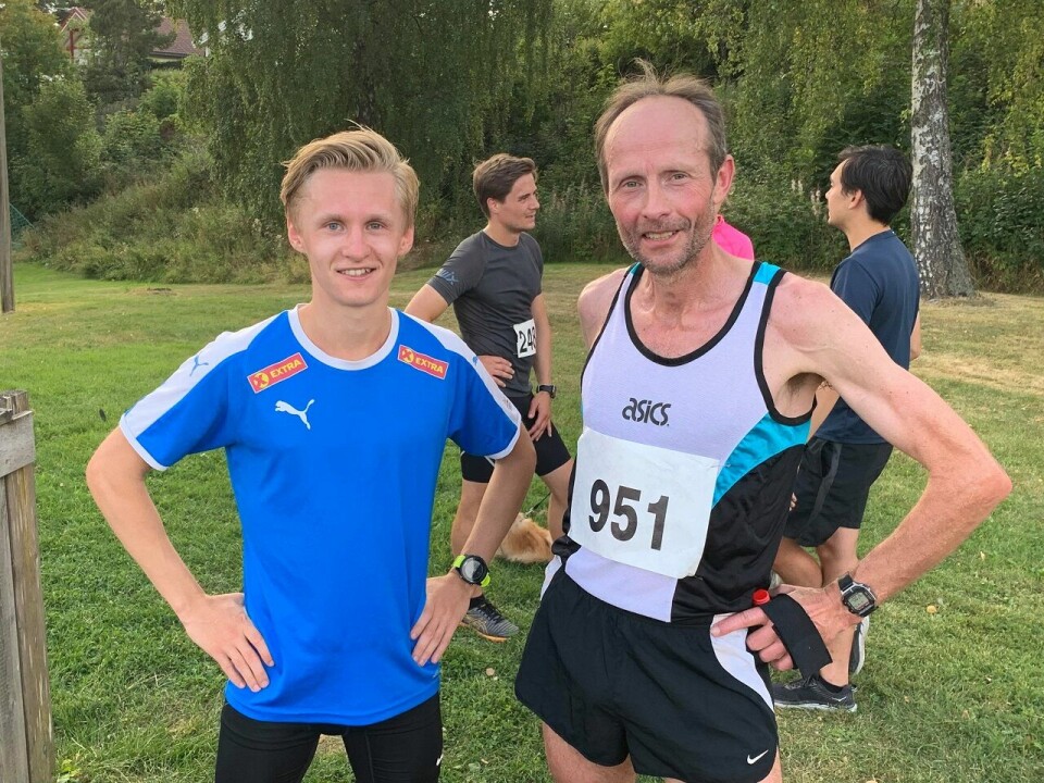 Nils Dompidal (til h.) hadde banerekorden i Veldremila i 29 år før Petter Johansen senket den med over minuttet til 30.29 i 2020. (Foto: Henning Mortensen) Nils Dompidal (til h.) hadde banerekorden i Veldremila i 29 år før Petter Johansen senket den med over minuttet til 30.29 i 2020. (Foto: Henning Mortensen)