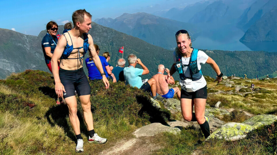 Torhild Hammerich blir heia fram til andreplass av herrevinnar Øyvind Heiberg Sundby under Balestrand Opp 2024. (Foto: Christian Prestegård) Torhild Hammerich blir heia fram til andreplass av herrevinnar Øyvind Heiberg Sundby under Balestrand Opp 2024. (Foto: Christian Prestegård)