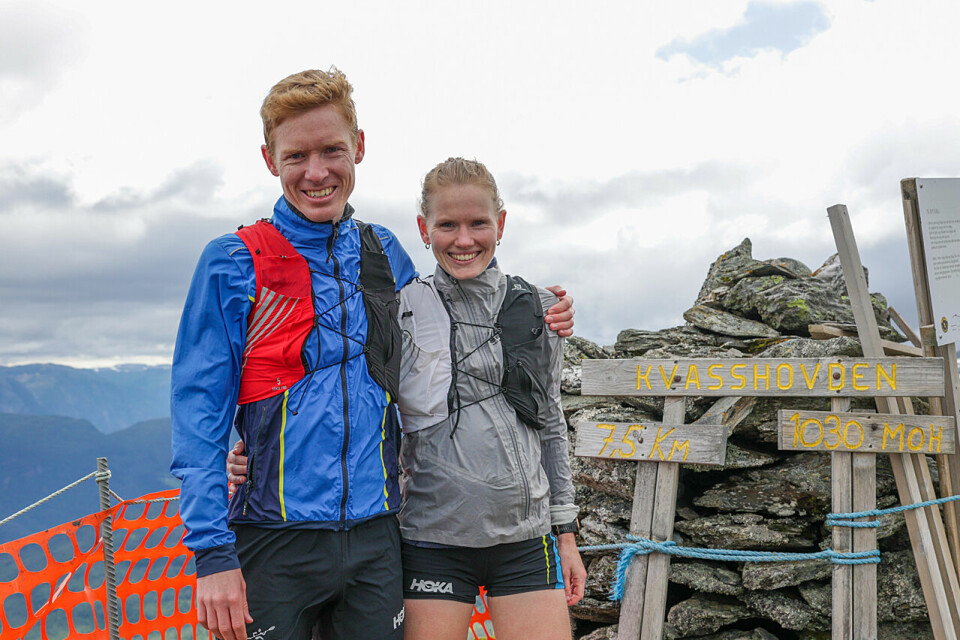 Karoline Holsen Kyte og Halfdan-Emil Færø deltok sammen med Stian Agermund i motbakkeløp ved foten av Mont Blanc. Alle bekreftet solid form og gode løp. (Foto: Arne Dag Myking). Karoline Holsen Kyte og Halfdan-Emil Færø deltok sammen med Stian Agermund i motbakkeløp ved foten av Mont Blanc. Alle bekreftet solid form og gode løp. (Foto: Arne Dag Myking).