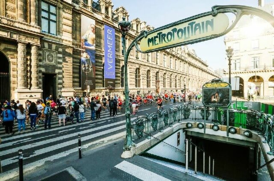 Olger Pedersen og Kristin Husby best av de norske i Paris Marathon Paris_Marathon_loypa2.jpg