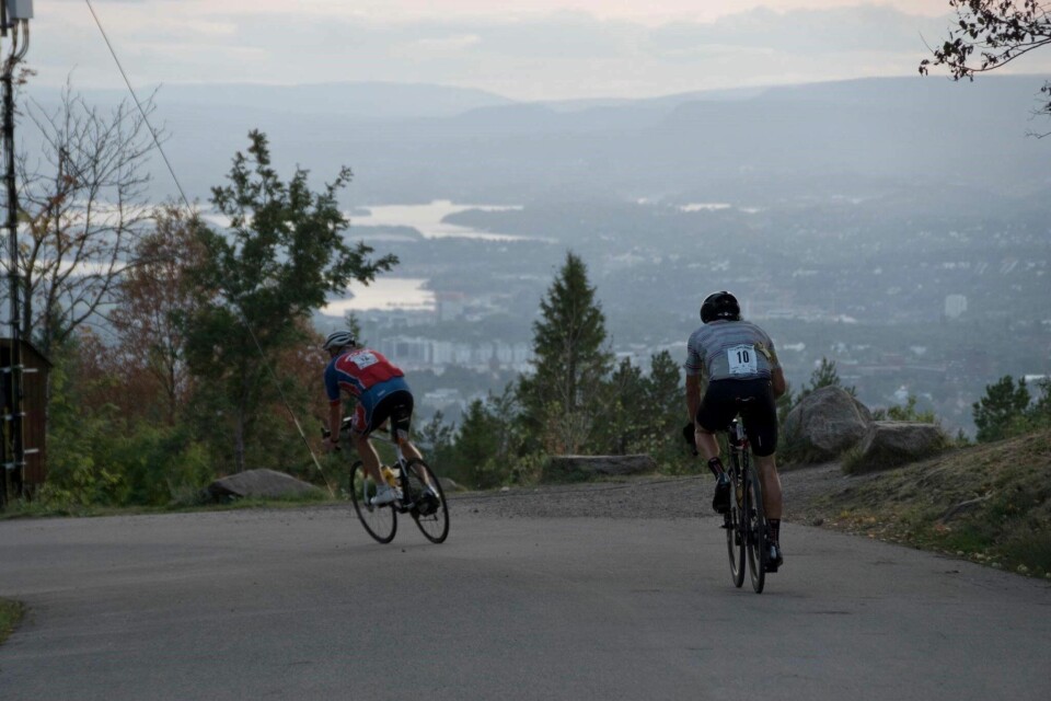 Hope Challenge Oslo: Her kan du sykle til Mt. Everest eller løpe i 24 timer Sykling_i_natten.jpg
