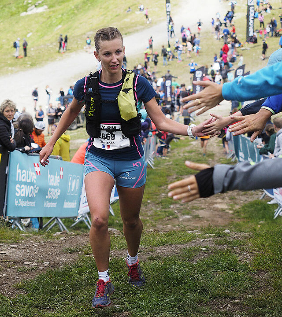 Kilian Jornet vant Mont Blanc Marathon foran Stian Angermund-Vik high-five-Clemence-Gindre_6252639.jpg