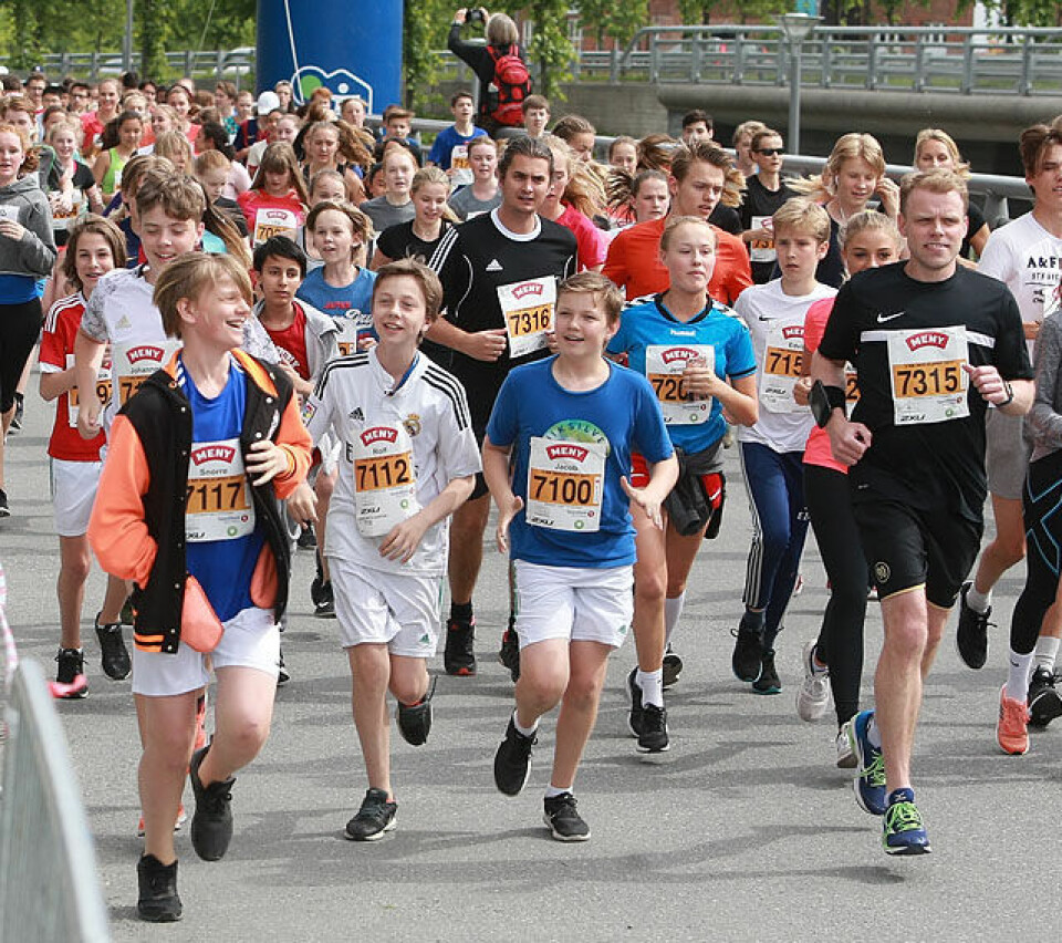 3200 fullførte det åttende Fornebuløpet Start_henda_i_lomma_AZ3T9633.jpg