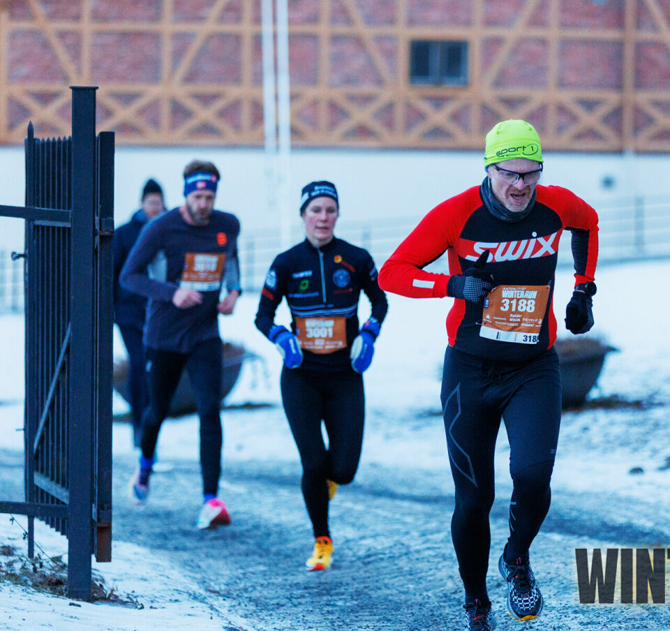 Festlig på og rundt Festningen i Oslo da 819 løp Winterrun Reidar-Lindberg-og-5km-vinner-Jenny-Wissting.jpg