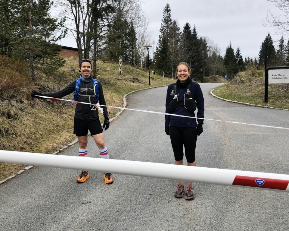 Magnus var heldig, fikk med tre sterke ultraløpere på 16 mil treningstur til Verdens Ende Magnus_Henriette_ved_start (1280x1021).jpg