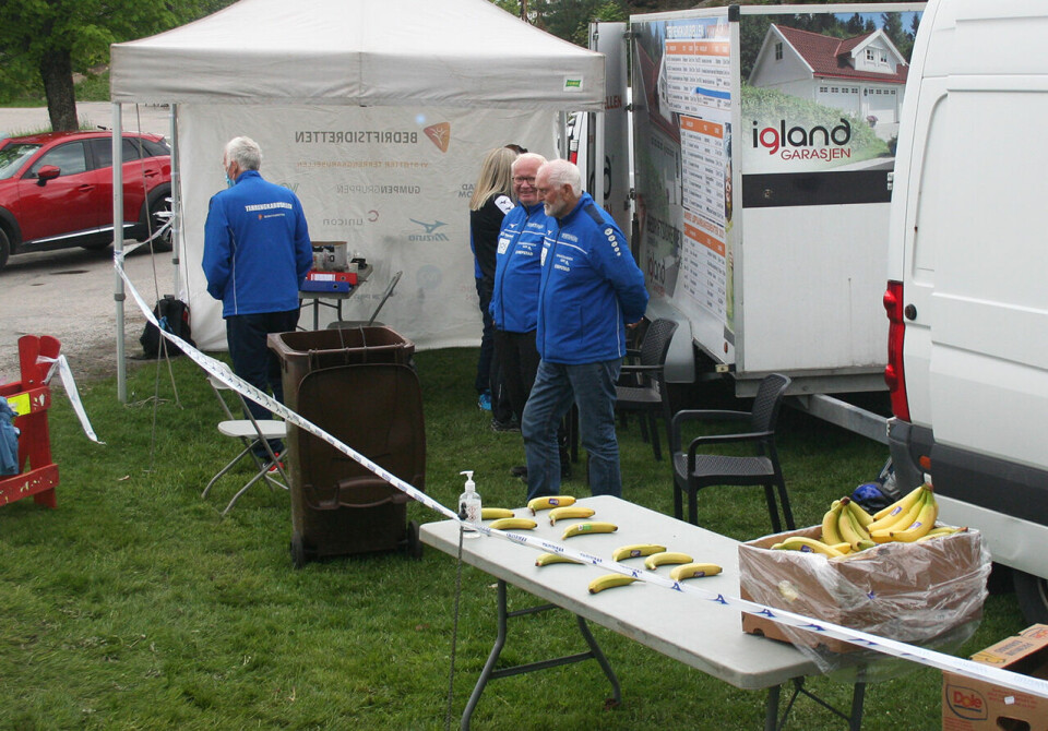 Fra målområdet på Odderøya. Den fortjente bananen etter løpet. (Foto: Sverre Larsen) Fra målområdet på Odderøya. Den fortjente bananen etter løpet. (Foto: Sverre Larsen)