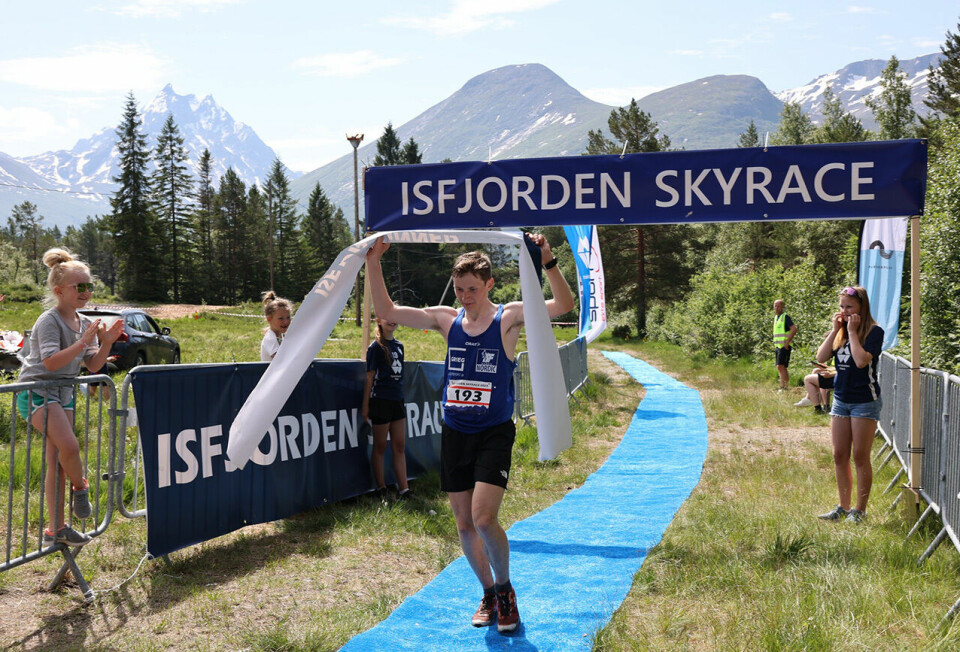 Kilian Jornet og Anita Iversen Lilleskare vant langløypa i Isfjorden Skyrace Aron-Rodal-Haugen-1280.jpg