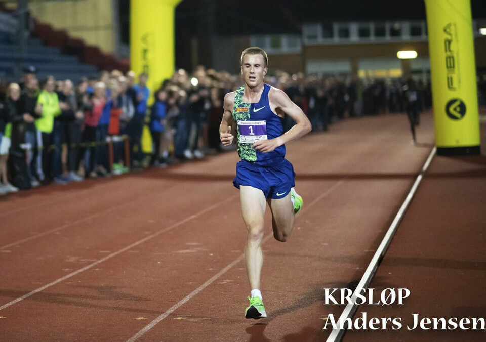 Løp raskere enn 31.29 på gateløp og kvalifiser deg til NM på 10 000 meter. I år går mesterskapet på Jessheim. Løp raskere enn 31.29 på gateløp og kvalifisere deg til NM på 10 000 meter. I år går mesterskapet på Jessheim.