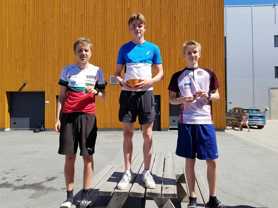 Westli Andersen og Ølstad Dalberg vant KM-sprinten for Innlandet O-krets KM pallen H17-20 Kristofer B. Sætaberget 2 Ola Dåsnes 1 og Mats Ligaarden 3.jpg