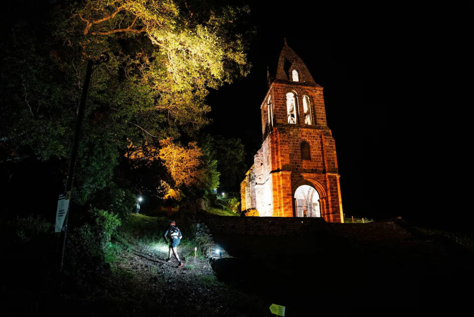 Norsk 2., 5. og 12. plass i UTMB Trail du Saint-Jacques i Frankrike Kirke.jpg