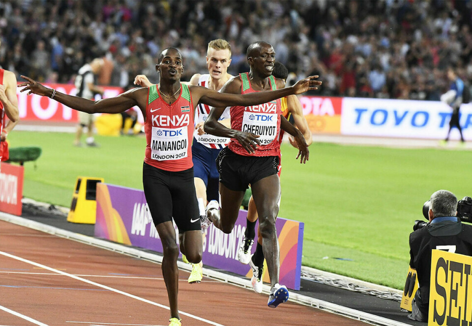 Verdensmester på 1500 m, Elijah Manangoi, utestengt i to år for brudd på meldeplikten Her ser vi Elijah Manangoi løpe inn til VM-gull på 1500 meteren i London, foran Timothy Cheruiyot og Filip Ingebrigtsen. (Foto: Bjørn Johannessen)