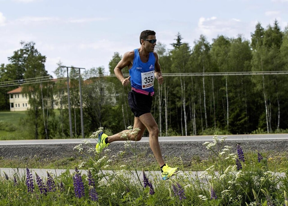 Robert Hisdal og Astrid Brathaug Sørset vant Jessheim halvmaraton Robert Hisdal fra BFG Bergen Lopeklubb vant halvmaraton paa 1.14.49.jpg