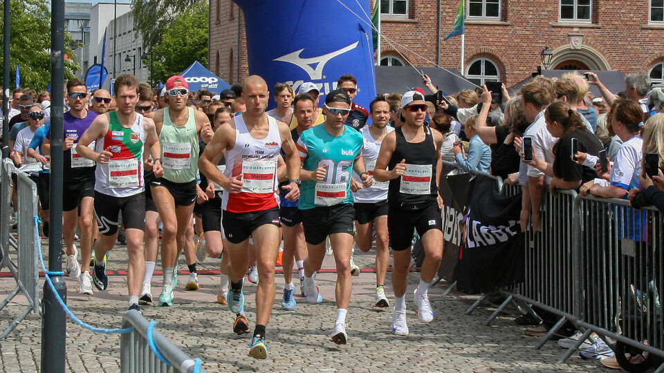 Fra starten av halvmaraton på torget i Kristiansand klokken 13.30. (Alle foto: Sverre Larsen) Fra starten av halvmaraton på torget i Kristiansand klokken 13.30. (Alle foto: Sverre Larsen)