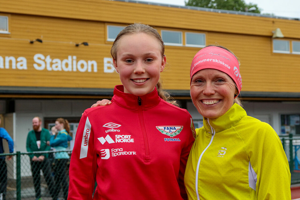 Mathea Galleberg vant 5 km mens mamma Renate vant 10 km i Sommerkarusellen på Fana Stadion. (Alle foto: Arne Dag Myking) Mathea Galleberg vant 5 km mens mamma Renate vant 10 km i Sommerkarusellen på Fana Stadion. (Alle foto: Arne Dag Myking)