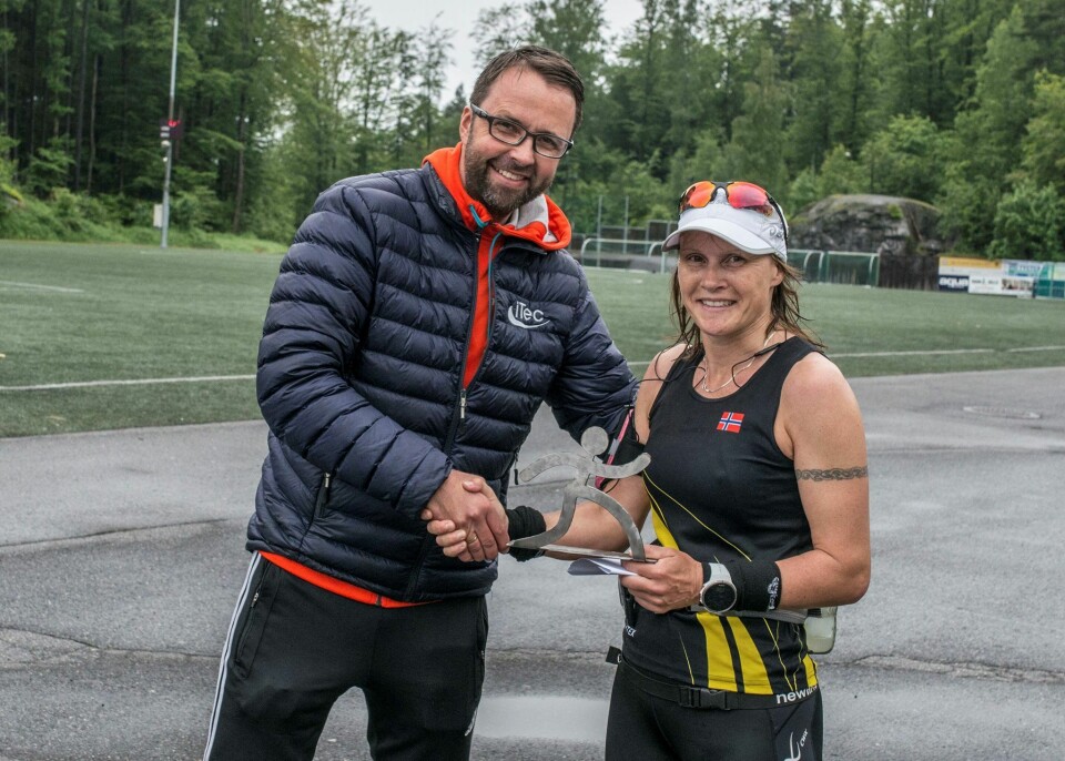 Håkon Andersen og Hilde Johansen vant Farris Ultra Løpsleder_Ove_og_ultravinner_Hilde_Johansen.jpg