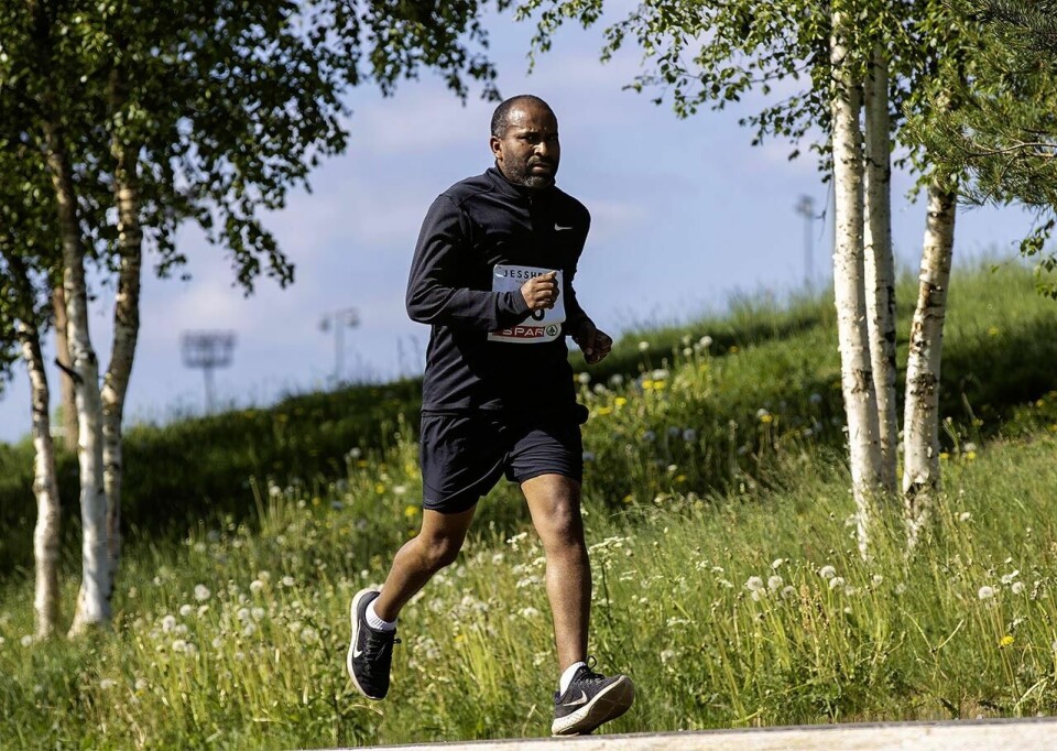 Robert Hisdal og Astrid Brathaug Sørset vant Jessheim halvmaraton Abushet Simanesew fra Oslo lop 5 km paa 24.51.jpg