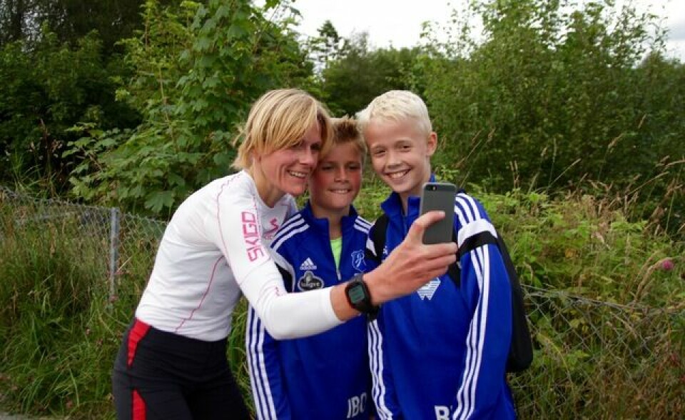 Fotballklubb fylte opp Ålesund Sommerkarusell Tonje_Selfie