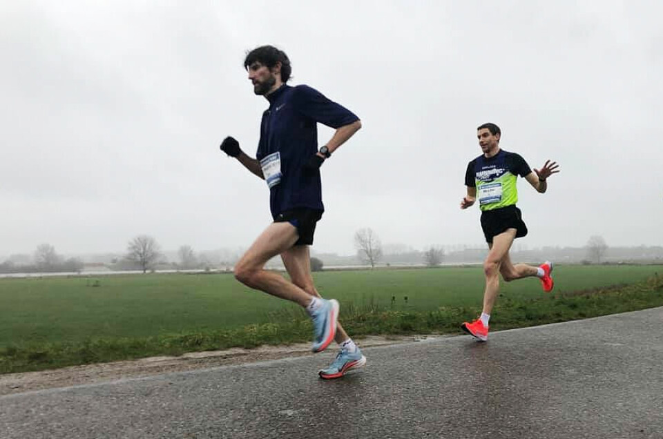 Janicke Bråthe vant Two Rivers Marathon i Nederland Two-Rivers-Marathon-underveis.jpg
