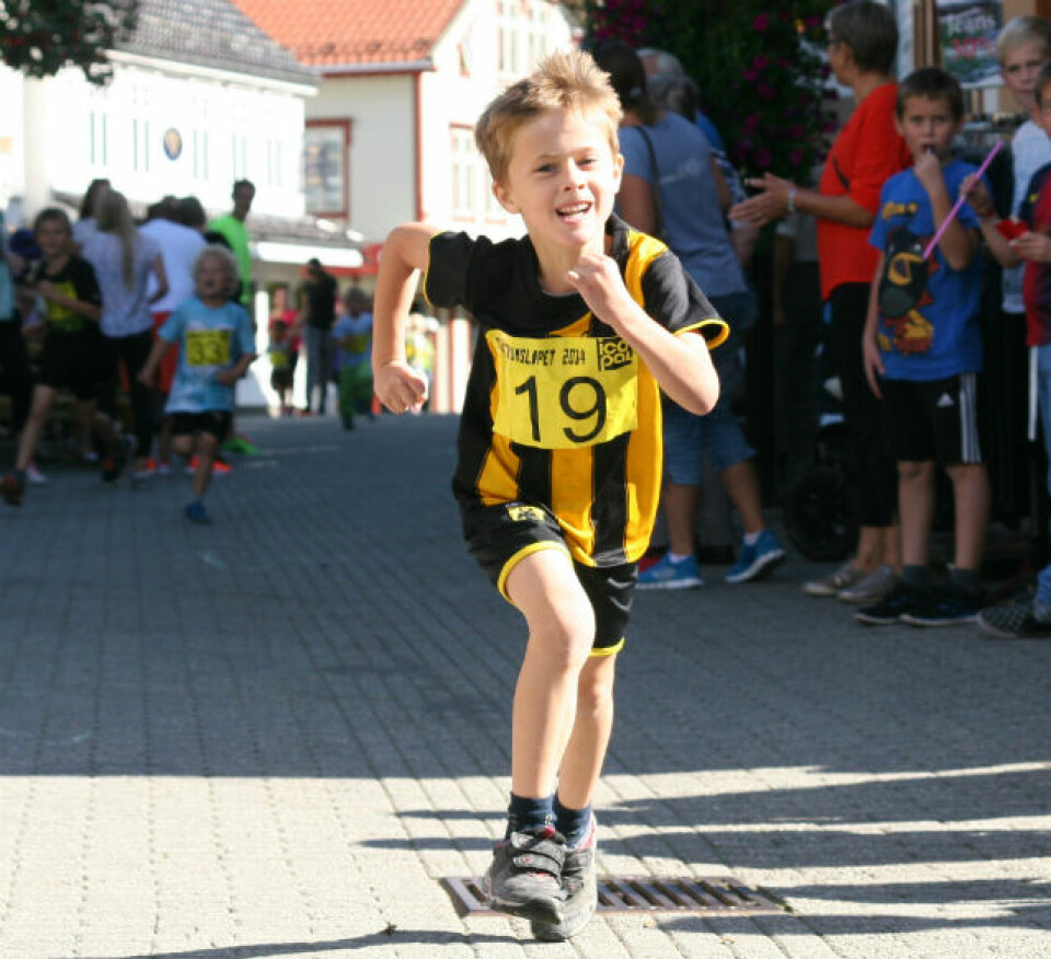 Jakob Ingebrigtsen suveren i sentrumsløpet i Egersund barn1IMG_5666.jpg