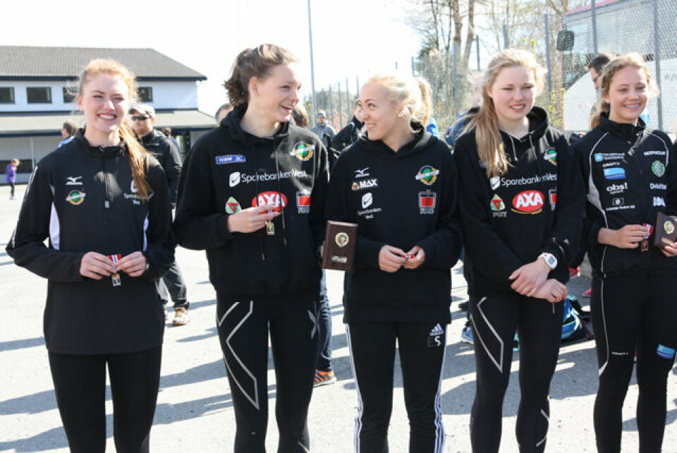 Gular banket Norna gul og blå i ASK-stafetten norna-junior.jpg