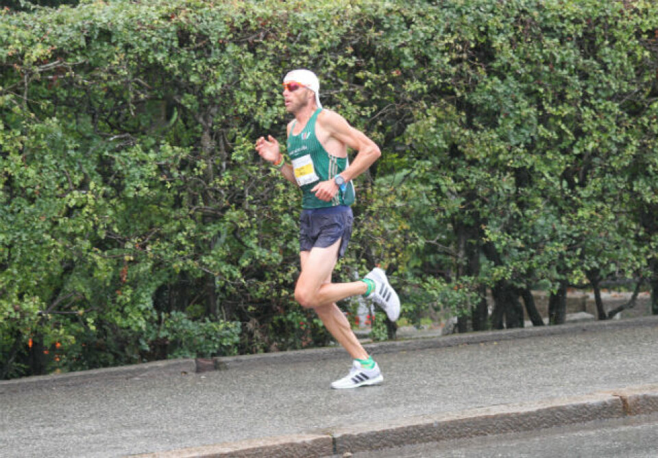 Thomas Asgautsen og Julie B Aspesletten seiret i Stavanger Maraton herrevinnerhalvmaraton.jpg