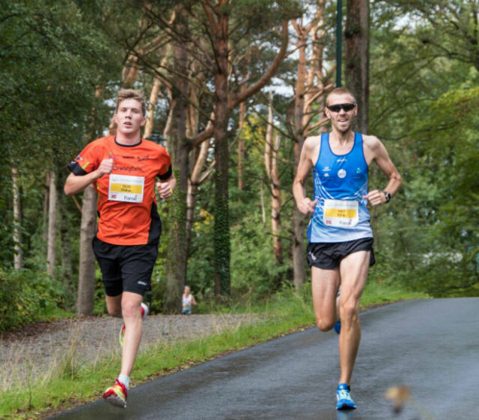 Thomas Asgautsen og Julie B Aspesletten seiret i Stavanger Maraton skaale.jpg