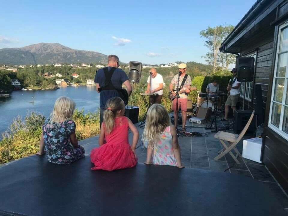 Therese Falk og Bjørn Tore Taranger vant etter 300 varme kilometer på Bømlo Nils_Horn.jpg