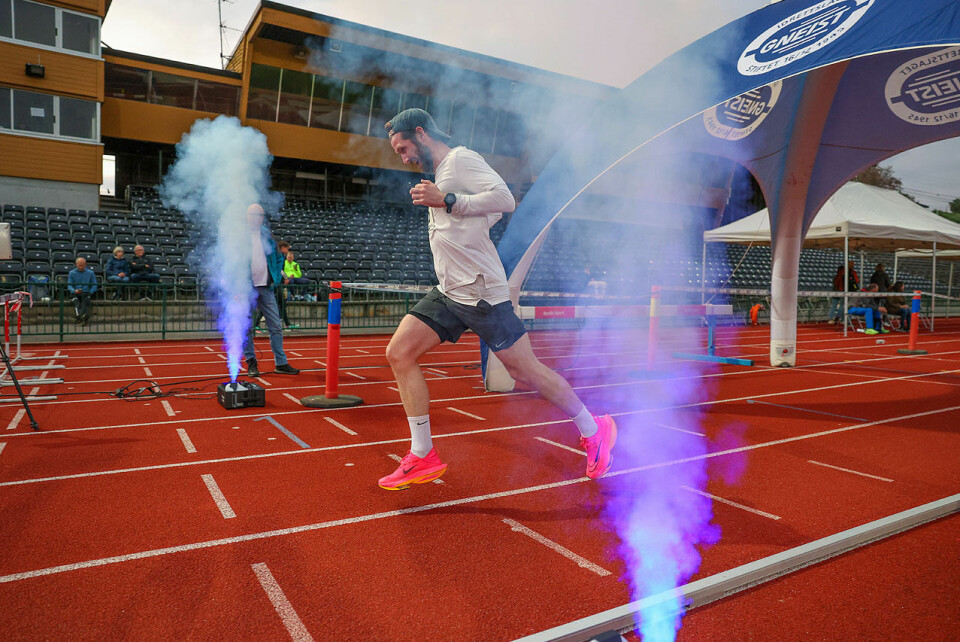Georg Halland løper i mål i Bergen 5000 challenge på den gode tiden 17:44. (Alle foto: Arne Dag Myking) Georg Halland løper i mål i Bergen 5000 challenge på den gode tiden 17:44. (Alle foto: Arne Dag Myking)