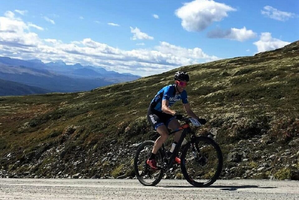 Knut Erik Nesteby etter seieren i SGS: - 25% stigning ser flatt ut på bilde. 11 km og 1100 høydemeter svir i lår, lunger og vilje. Utsikten, cola og bløtkake på toppen var verdt slitet! (Foto: Geir Schjølberg) Knut Erik Nesteby etter seieren i SGS: - 25% stigning ser flatt ut på bilde. 11 km og 1100 høydemeter svir i lår, lunger og vilje. Utsikten, cola og bløtkake på toppen var verdt slitet! (Foto: Geir Schjølberg)