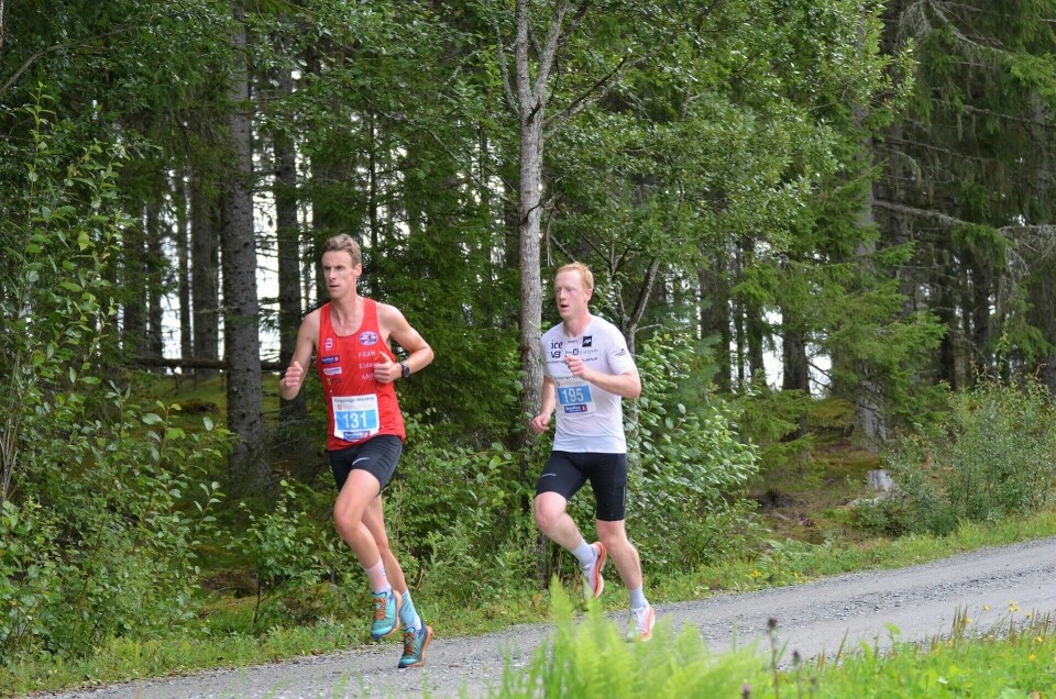 Magnus Torp Antonsen hadde følge bare et stykke på vei av Johannes Thingnes Bø på halvmaraton i fjor. (Foto: Janne Slorafoss) Magnus Torp Antonsen hadde følge bare et stykke på vei av Johannes Thingnes Bø på halvmaraton i fjor. (Foto: Janne Slorafoss)
