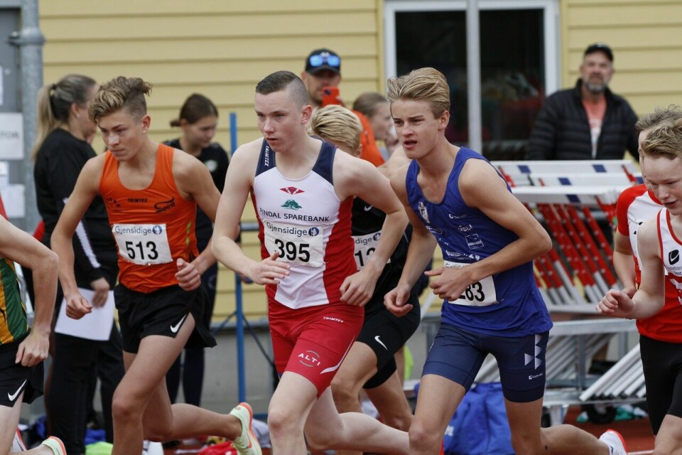 Magnus Øyen (395) på start på 2000 m søndag. (Foto: Vestpress) Magnus Øyen (395) på start på 2000 m søndag. (Foto: Vestpress)