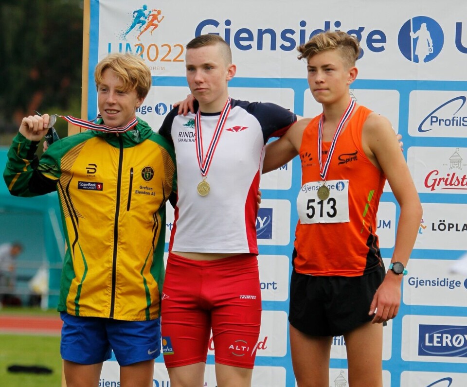 Magnus Øyen med dobbelt UM-gull i G15 2000m G-15 Pallen.jpg