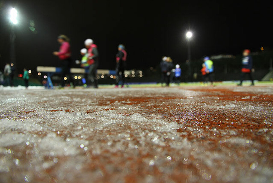 Litt is på stadion stoppet ikke løperne i Vinterkarusellen IMG_8266_640.jpg